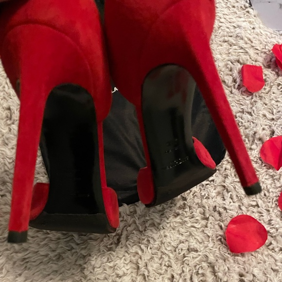 Authentic Saint Laurent Paris red D’orsay suede pumps with dust bag. - Picture 7 of 10